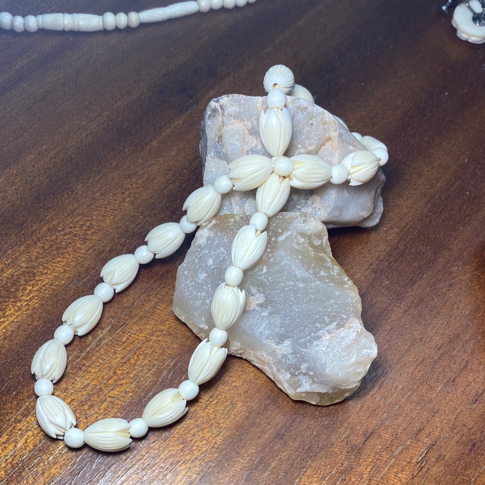 Vintage Hawaiian Pikake beaded wedding necklace